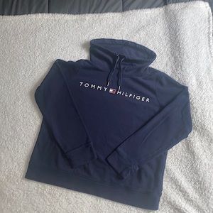 TOMMY HILFIGER navy blue sweatshirt